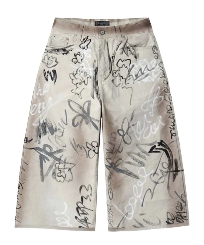 HMDD Banksy Shorts Cream
